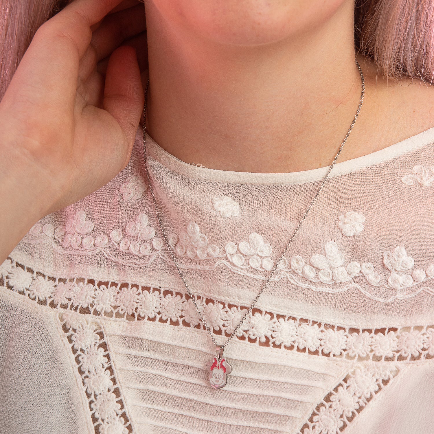 Disney_Minnie_Mouse_Enamel_Stainless_Steel_Necklace_Couture_Kingdom_Model