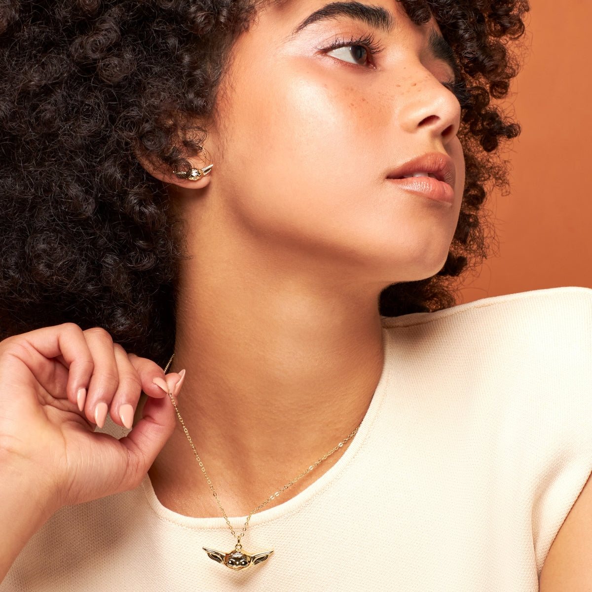 Star_Wars_Mandalorian_Baby_Yoda_The_Child_Jewellery_Yellow_Gold_Disney_Couture_Kingdom_On_Model_SWN001